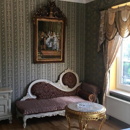 Отель Bynovecky Zamecek Экстерьер фото